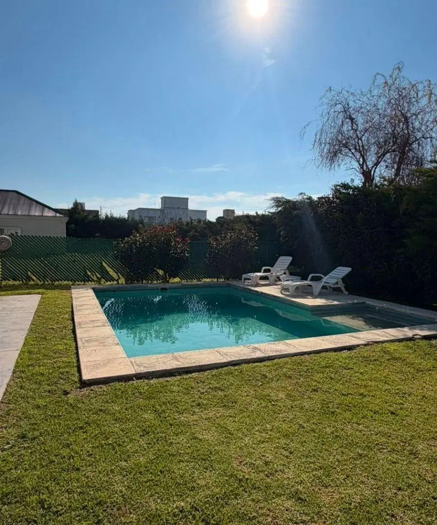 Casa en Los Troncos, completamente amueblada, 6 ambientes 2