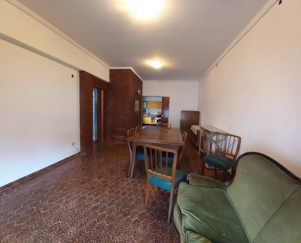PH de Tres Ambientes Al Frente con Patio Sin Expensas 3