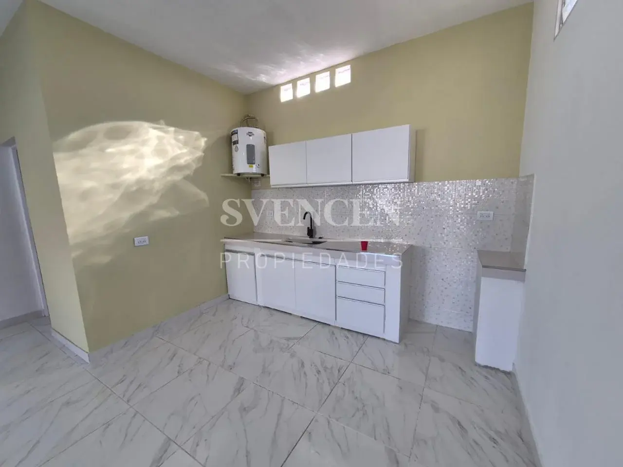 Monoambiente de 35 m² en alquiler en Florencio Varela 3