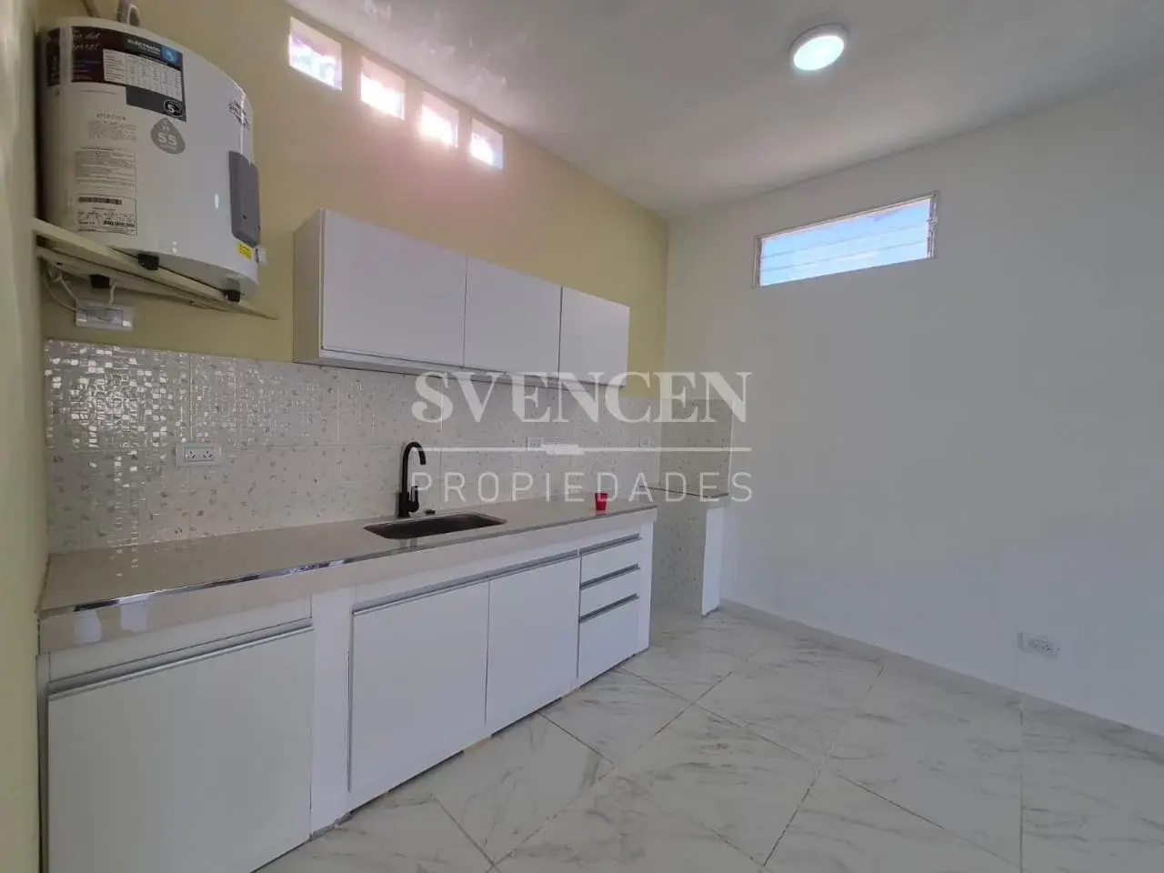 Monoambiente de 35 m² en alquiler en Florencio Varela 4