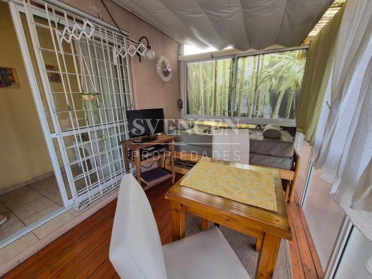 Casa con gran quincho y pileta en Villa La Florida! 4