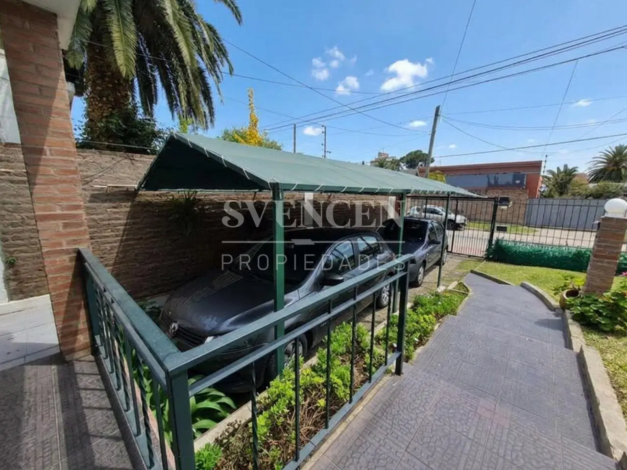 Casa 5 ambientes con pileta en Quilmes 3