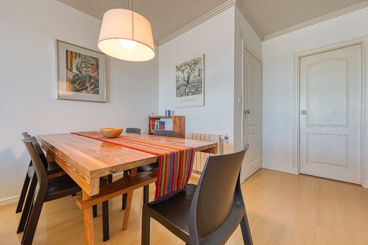 Foto de Departamento en venta de 3 dormitorios y 3 baños en Mar del Plata, imagen 2