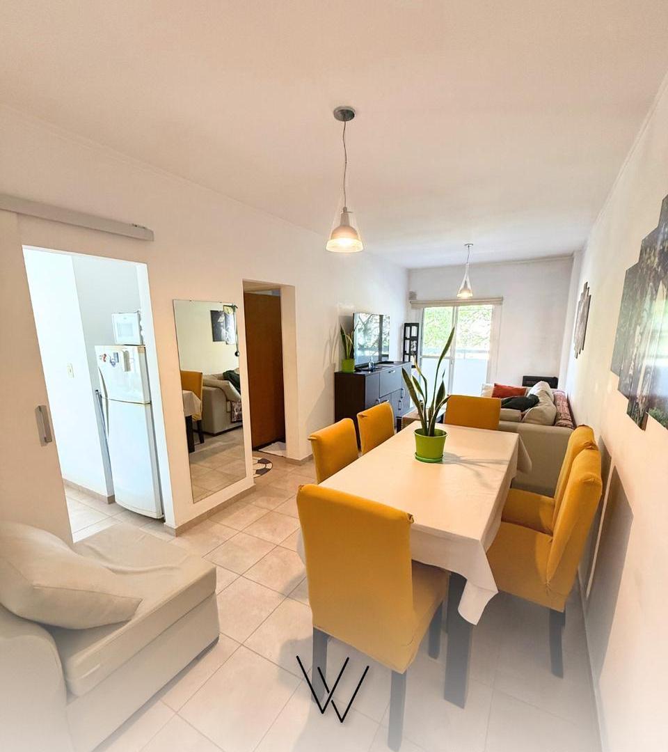 Foto de Departamento de 1 dormitorio al frente con balcón y cochera en venta, imagen 2