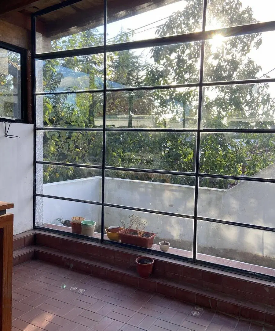 Casa e de 2 dormitorios con 2 patios cochera doble , local al frente y depto de 2 dorm independiente 5
