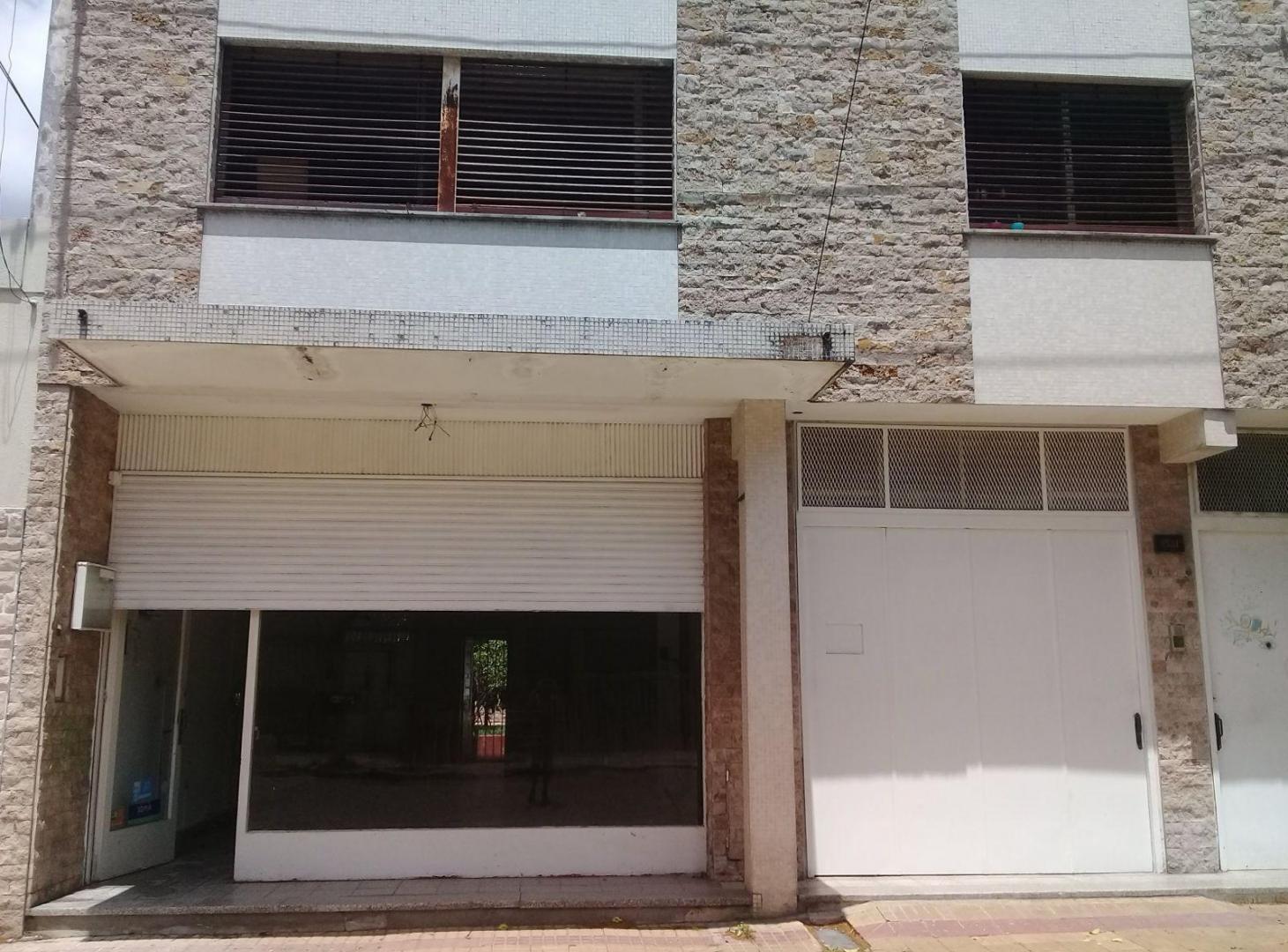 Foto de Casa en venta de 2 dormitorios cochera doble patio verde , y, imagen 1