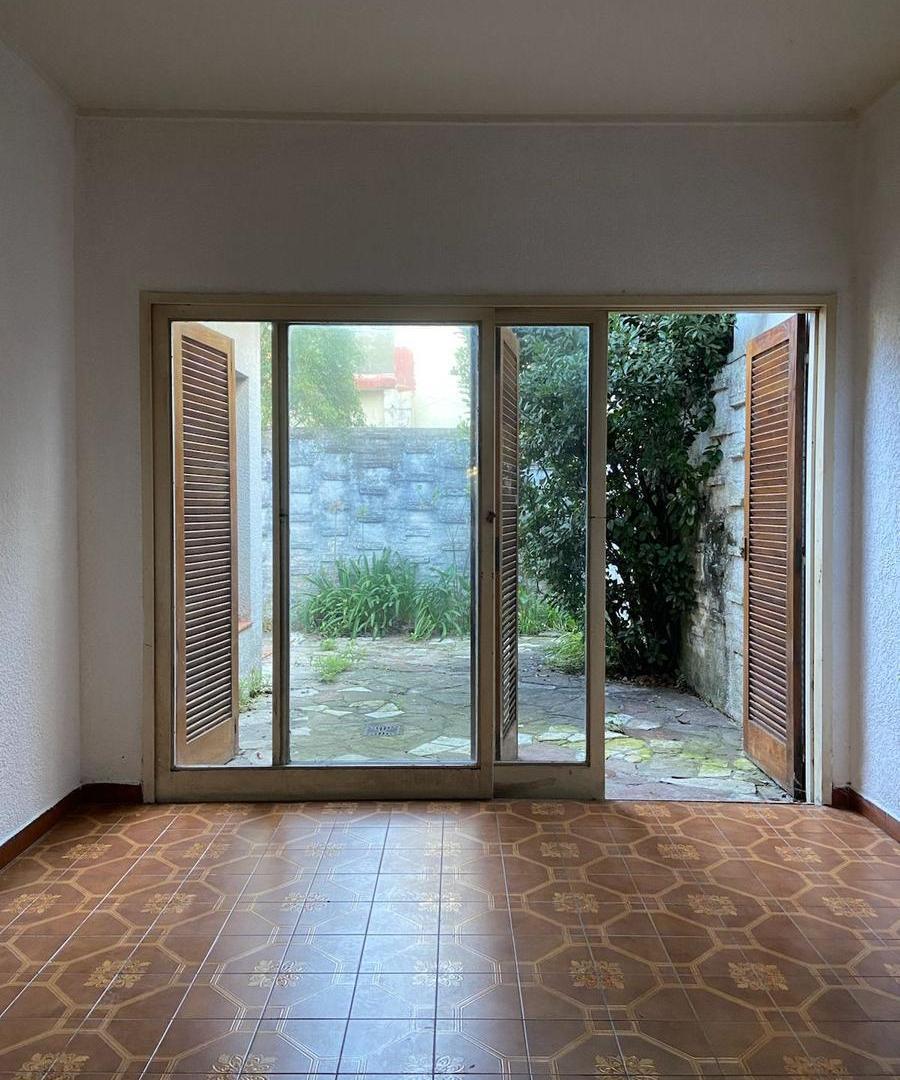 Foto de Casa en venta de 2 dormitorios cochera doble patio verde , y, imagen 4