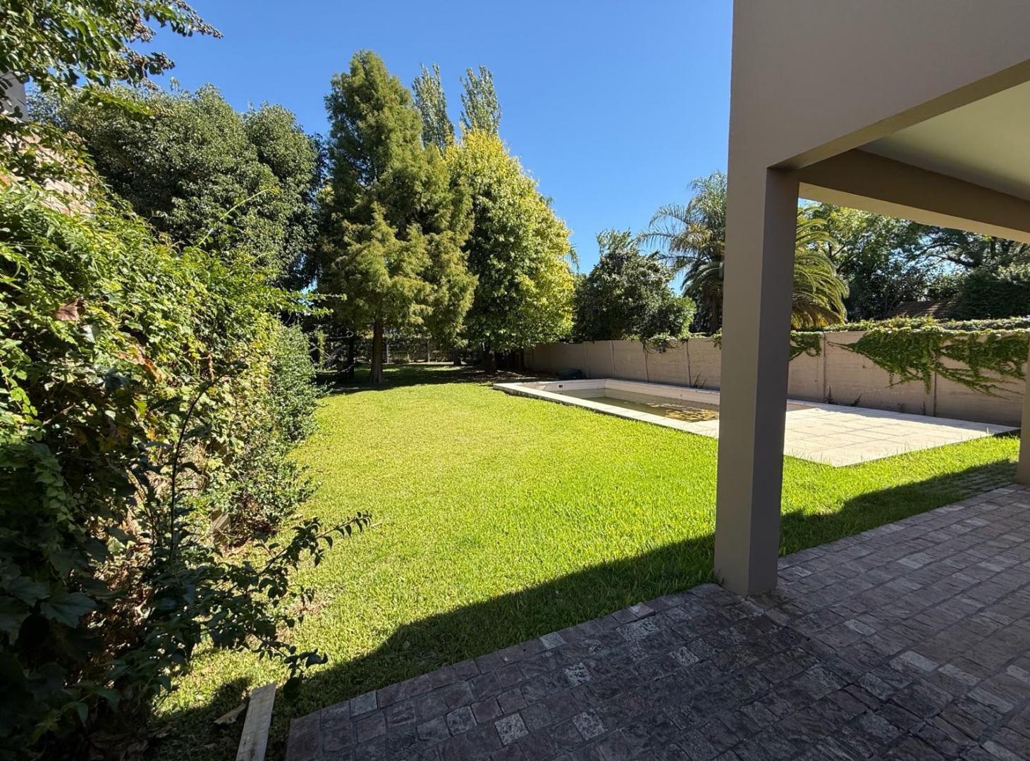 Foto de Casa en venta City Bell entre caminos, imagen 2