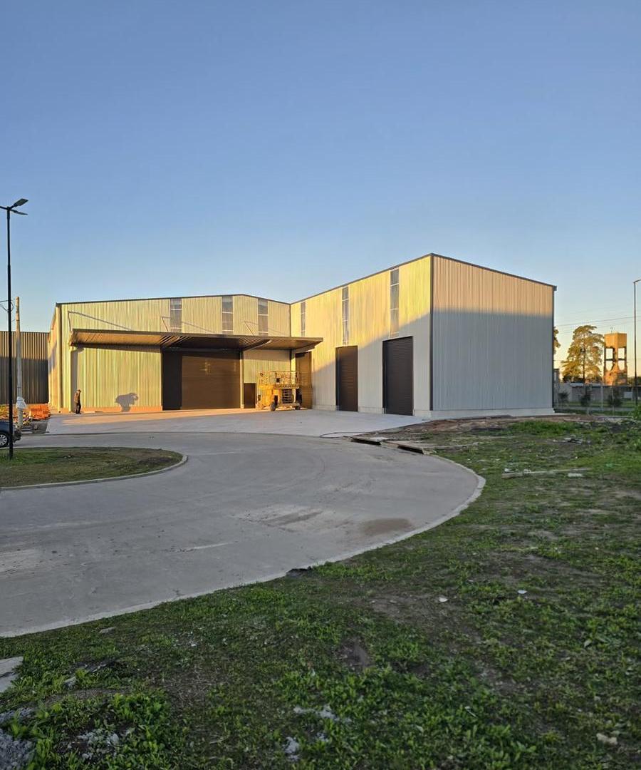 Foto de Galpón en venta o alquiler en la plata, imagen 1