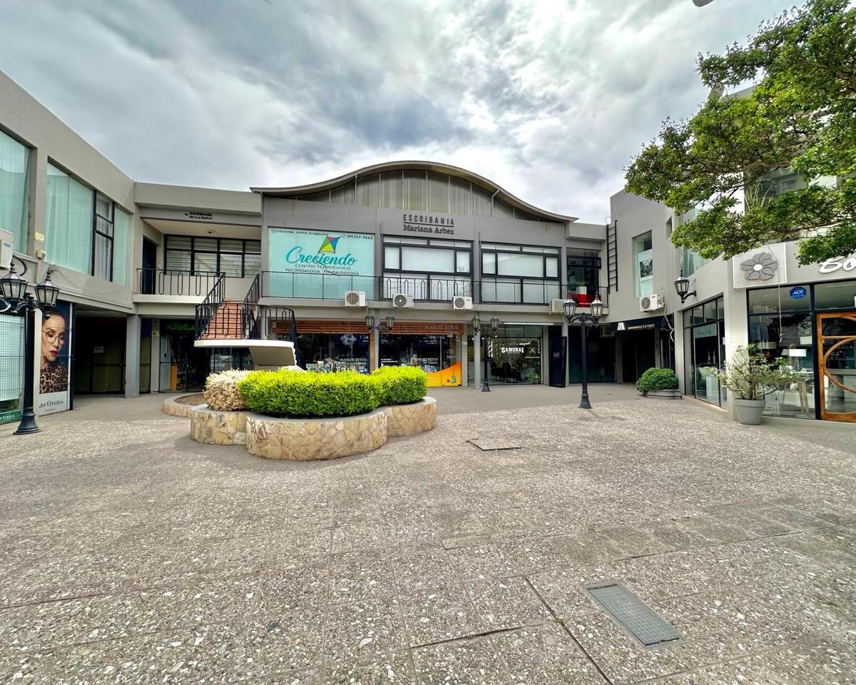Venta Local Comercial en Microcentro Cipolletti 4