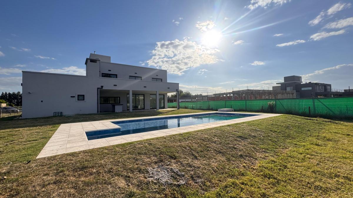 Casa 6 Ambientes a estrenar en Venta - Fincas Del Alba