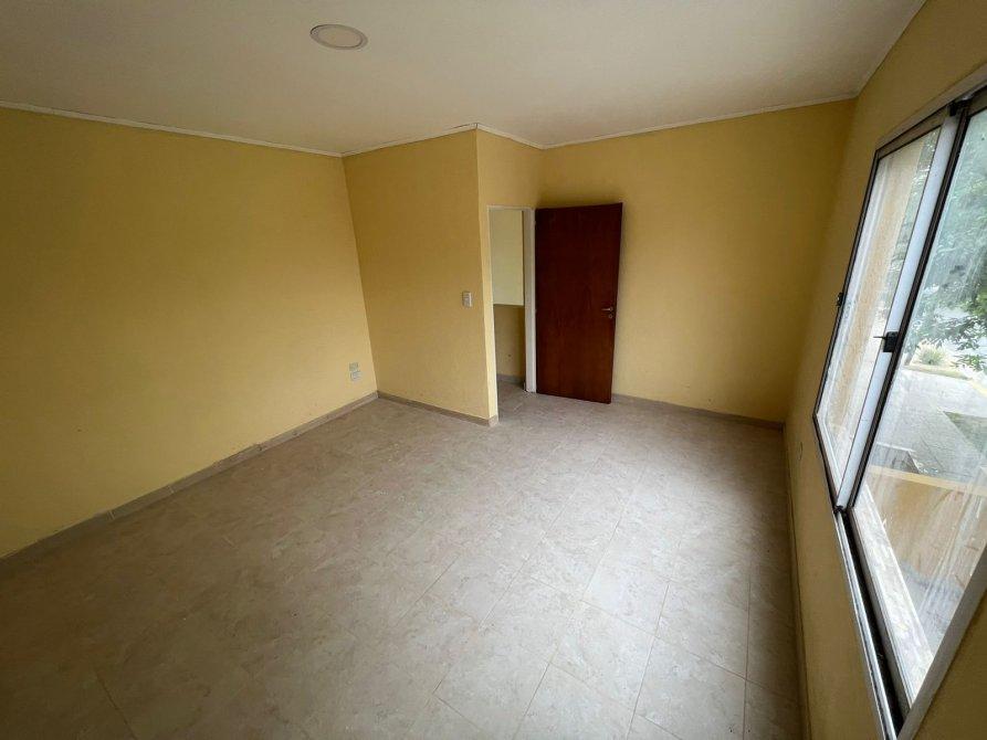 Foto de Casa 4 ambientes en venta. Barrio Jorge Newbery. Apto crédito, imagen 4