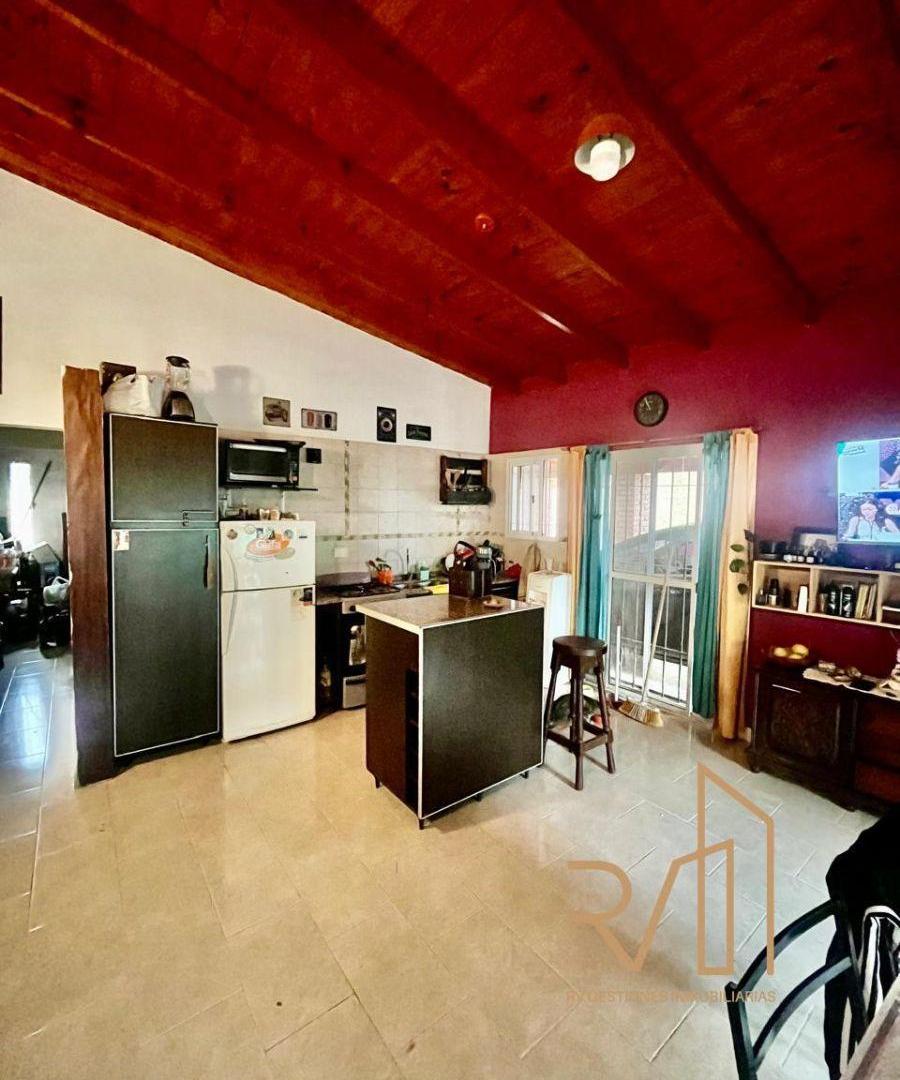 Foto de Casa con jardín de 290 m² y 1 habitación en venta en Canning, imagen 2