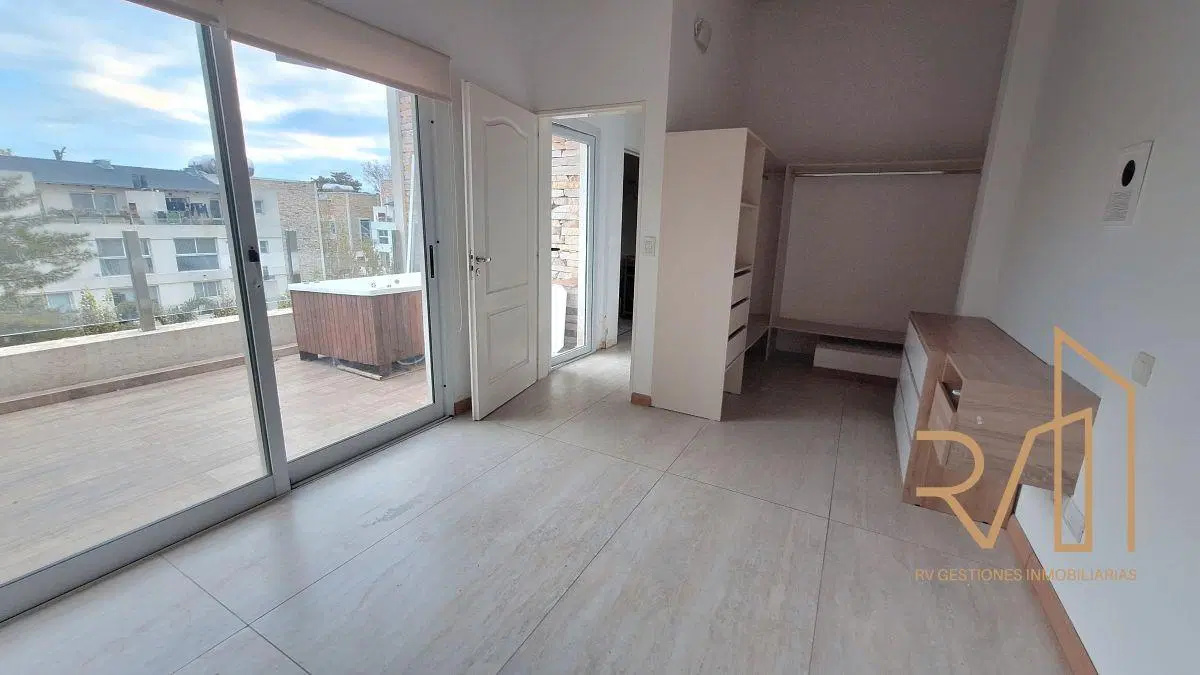 Departamento 2 ambiente con cochera en venta. Main Park 4