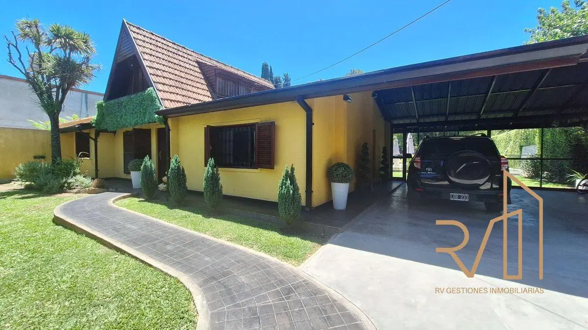 Casa 6 ambientes con parque y pileta en venta. La Unión 3