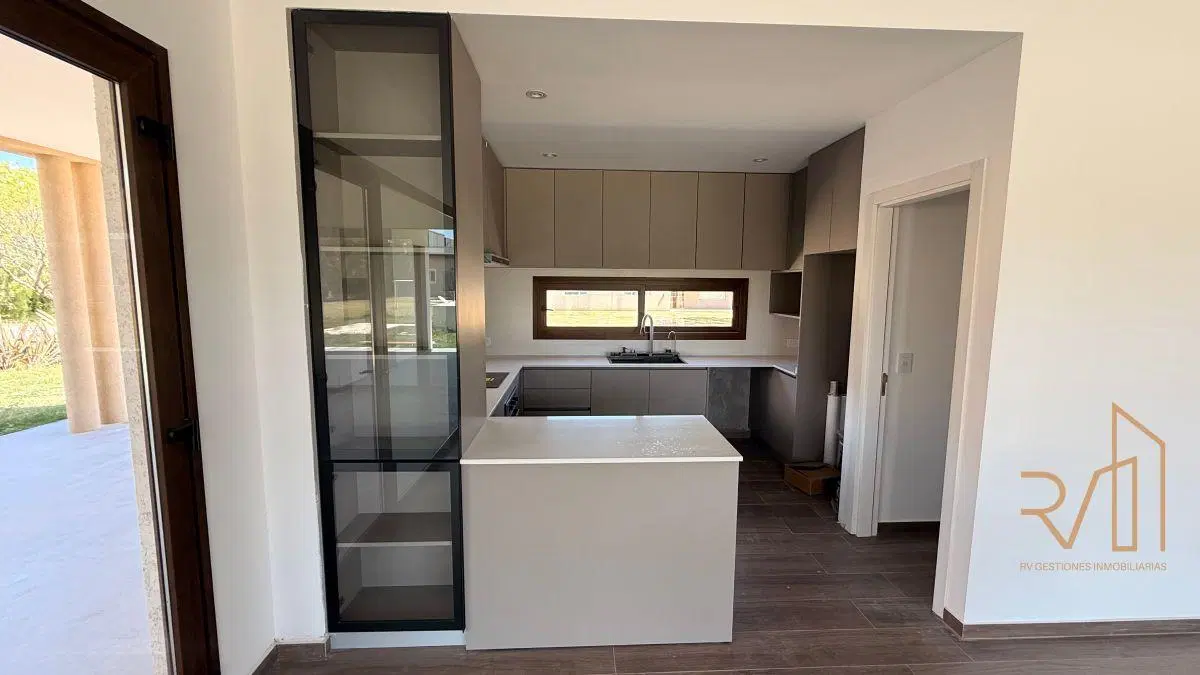 Casa 4 ambientes a estrenar, en venta. Fincas del Alba 4