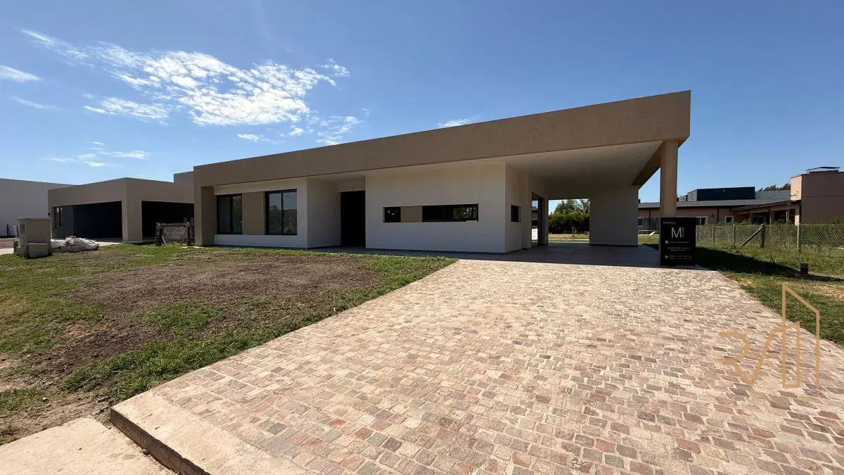 Casa 4 ambientes a estrenar, en venta. Fincas del Alba 5