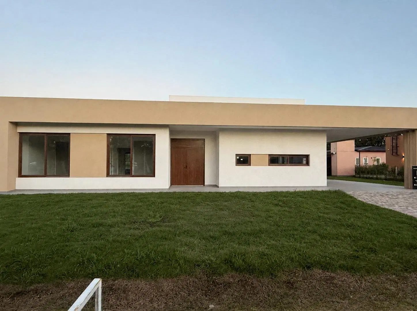 Casa 4 ambientes a estrenar, en venta. Fincas del Alba 2
