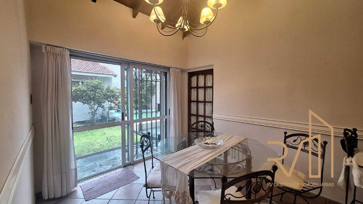 Foto de Casa 4 ambientes en venta en Bernal Oeste, imagen 4