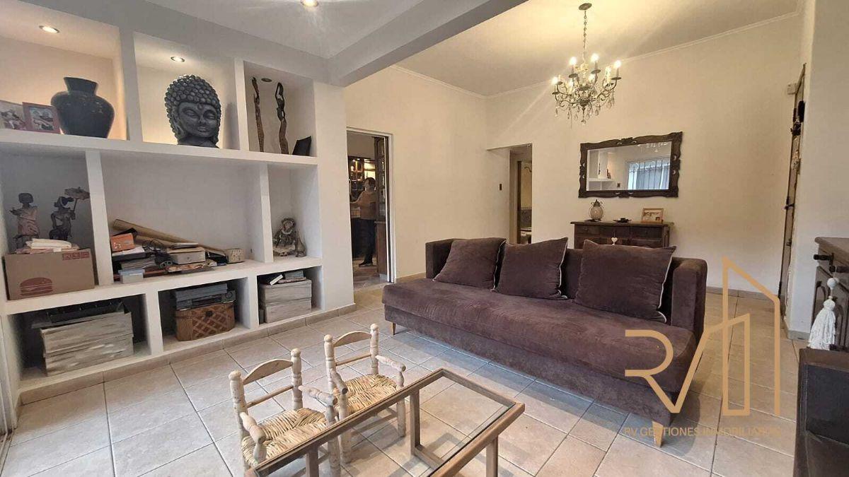 Foto de Casa 4 ambientes en venta en Bernal Oeste, imagen 1