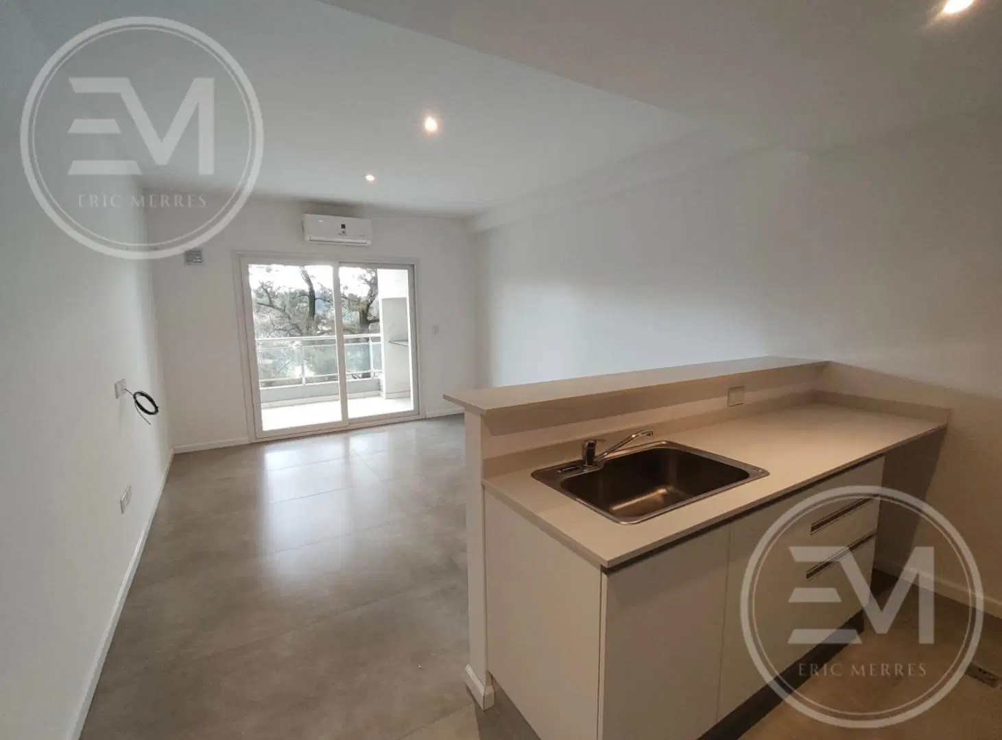 Departamento en Canning Center 5