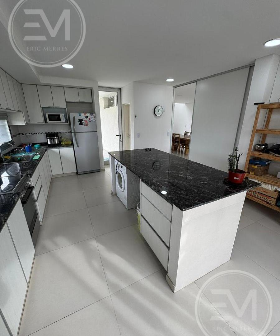Foto de Casa de 4 amb en Barrio cruz del sur, imagen 4