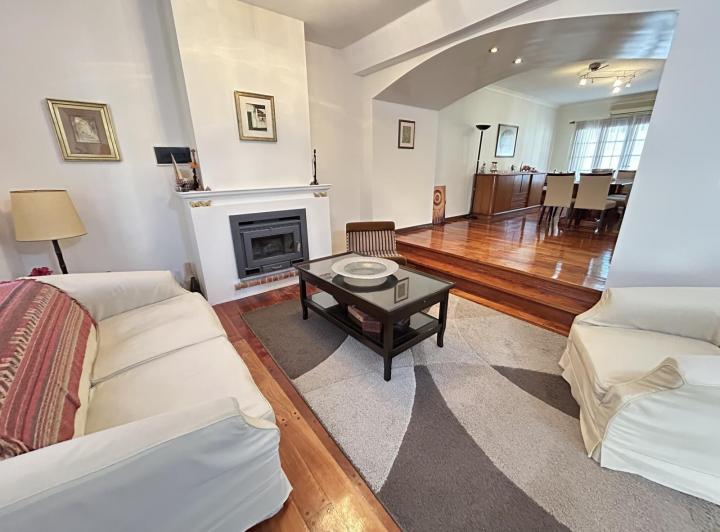 Impecable Casa 3 Dormitorios y Jardin en la mejor zona de Martinez, vías a Libertador 5