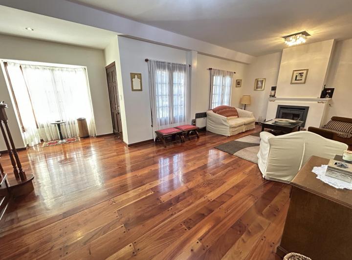 Impecable Casa 3 Dormitorios y Jardin en la mejor zona de Martinez, vías a Libertador 4