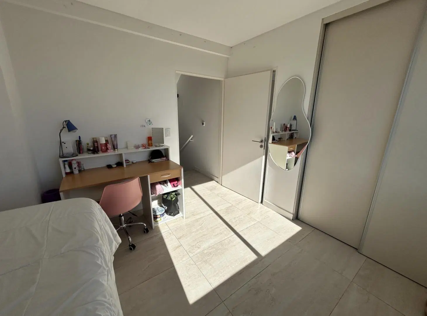 Venta Tríplex 3 Ambientes Balcón y Terraza Propia en Castaños, Nordelta 2
