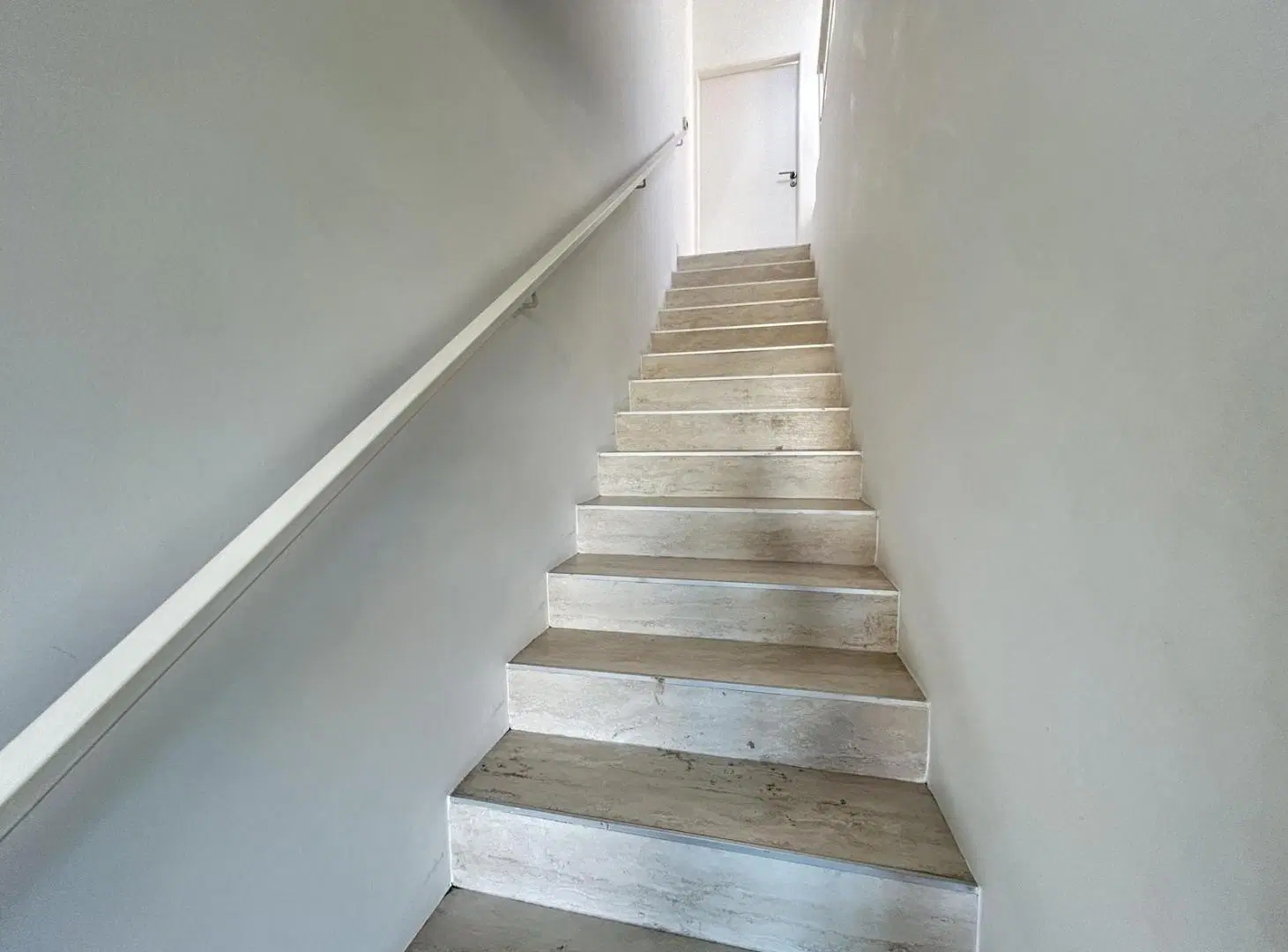 Venta Tríplex 3 Ambientes Balcón y Terraza Propia en Castaños, Nordelta 4