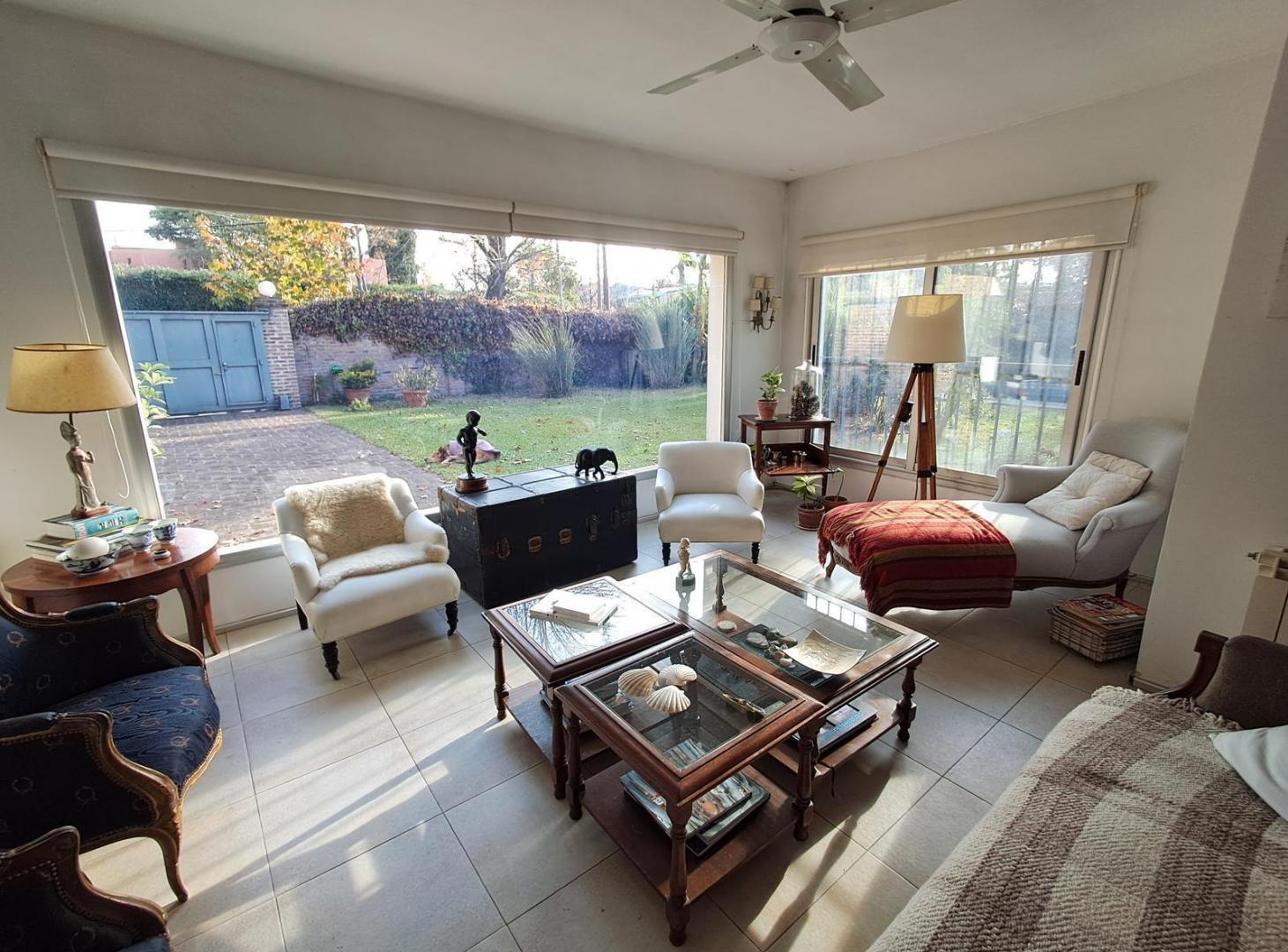 Foto de Casa en Venta de 6 Ambientes con Jardín en San Isidro, imagen 2