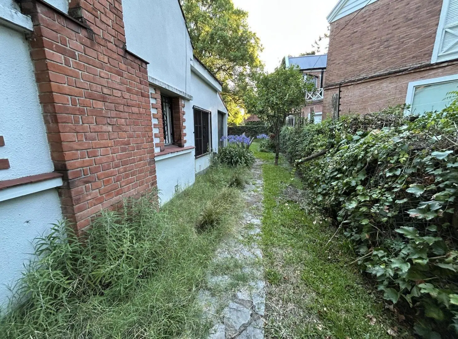 Casa en Venta 3 Ambientes y Jardín en Beccar, vías a Av. Libertador 5