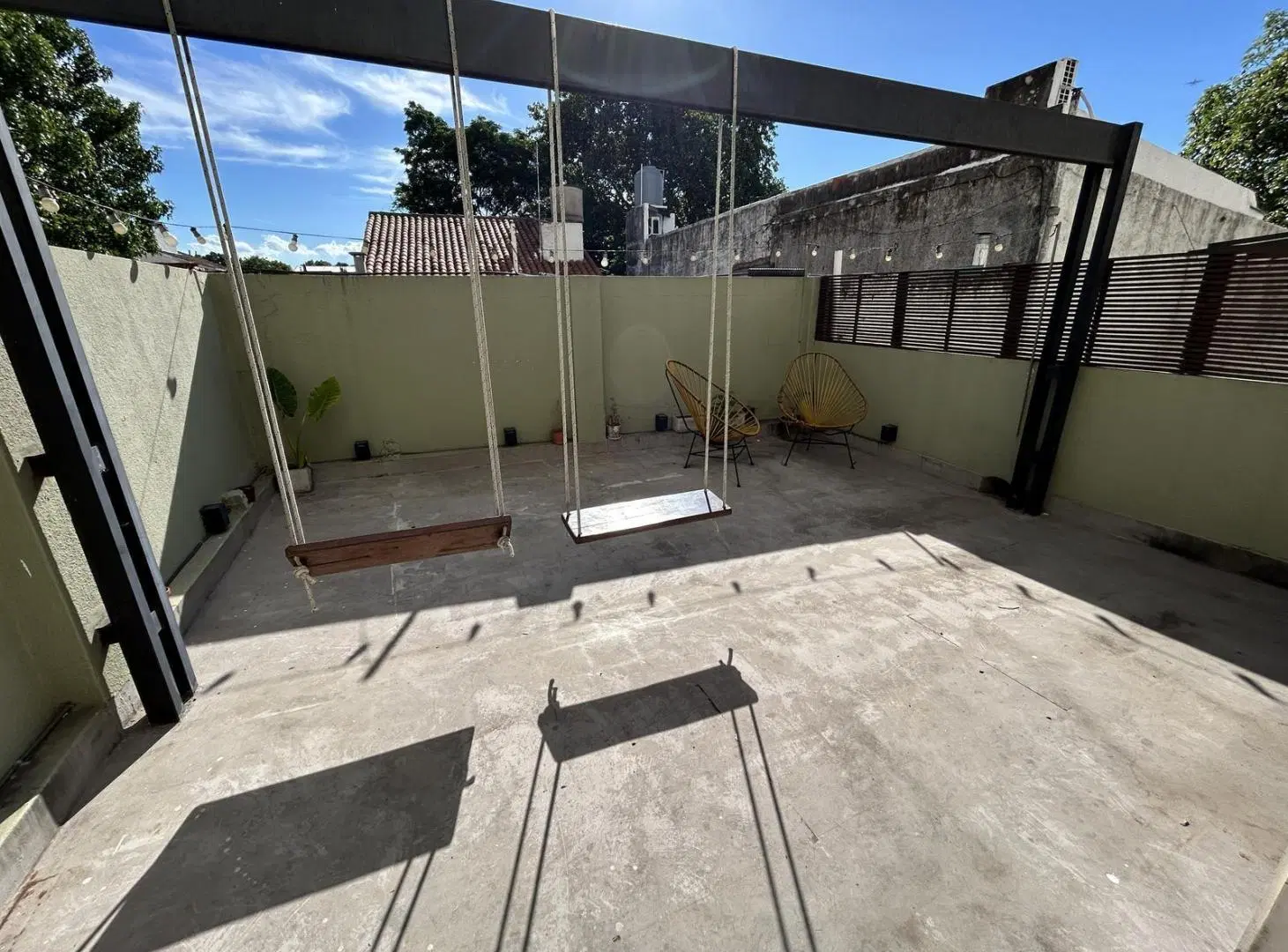 Departamento en Venta de 2 Ambientes con Patio en Olivos. 3