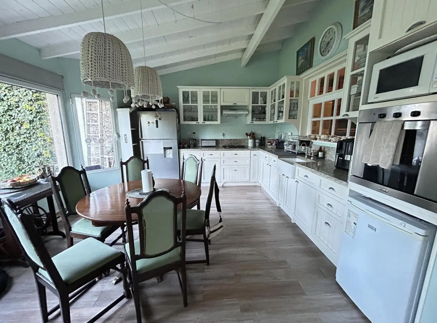 Casa en Venta con Jardín y Pileta en Casco Histórico de San Isidro 5