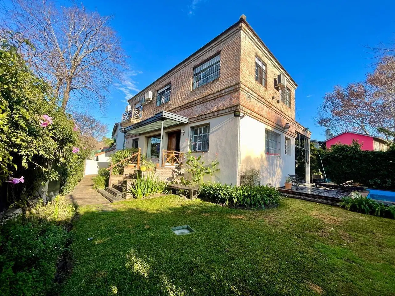 Casa en Venta de 4 Dormitorios,  Jardin y Pileta en el Bajo de San Isidro 5