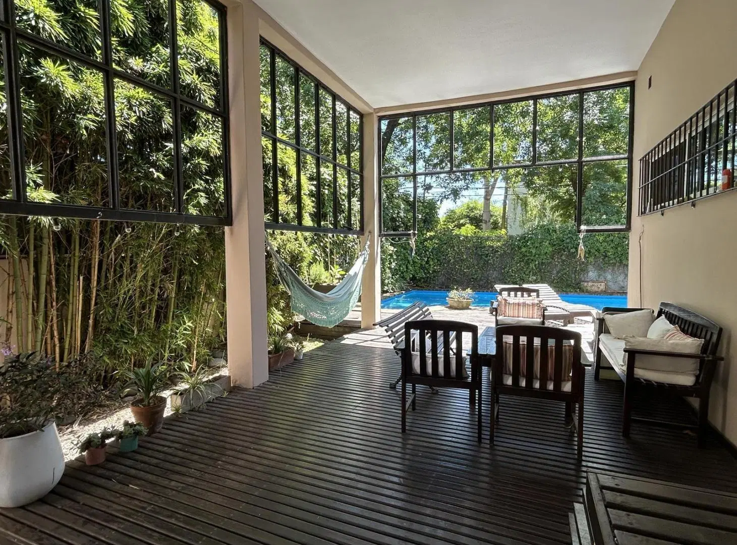 Casa en Venta de 4 Dormitorios,  Jardin y Pileta en el Bajo de San Isidro 4