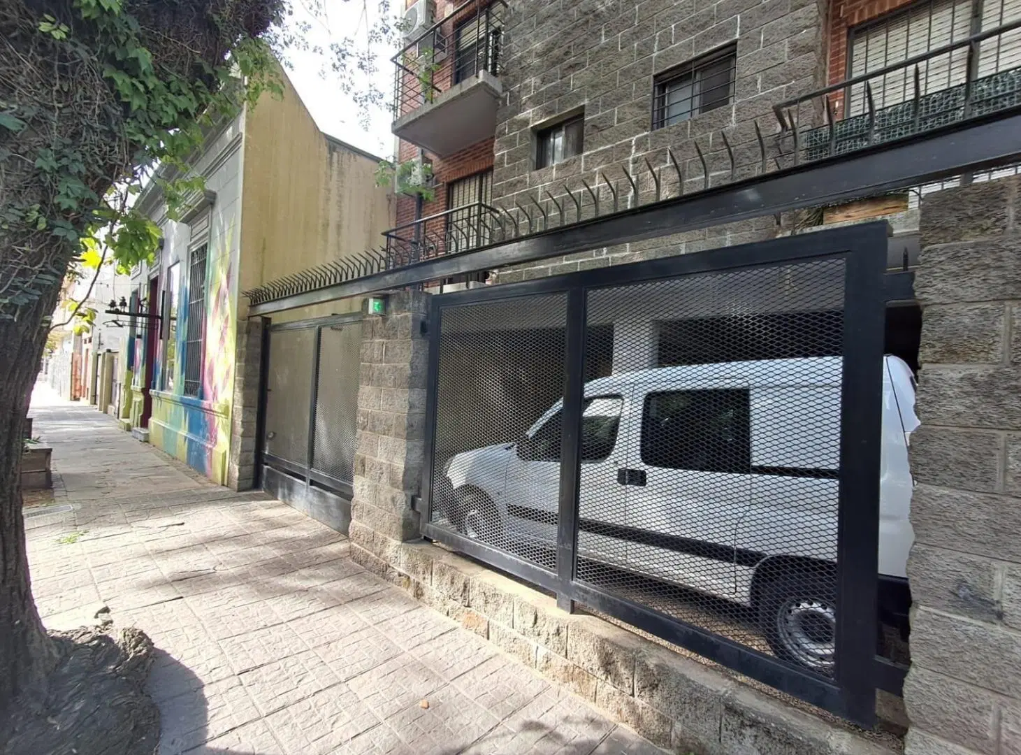 Cochera Cubierta en Venta en San Isidro 3