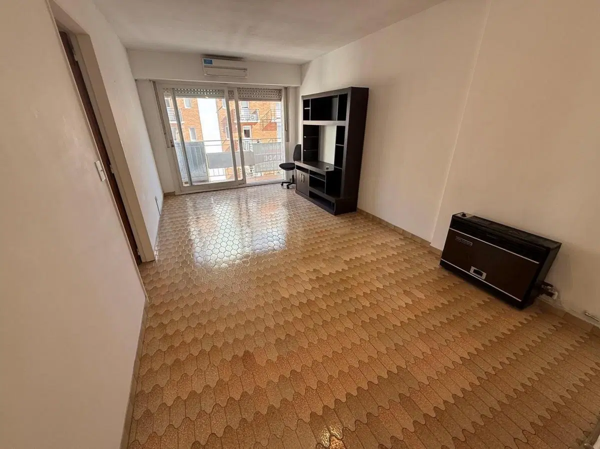 Venta Departamento 3 Ambientes con Cochera en Centro de Martínez 2