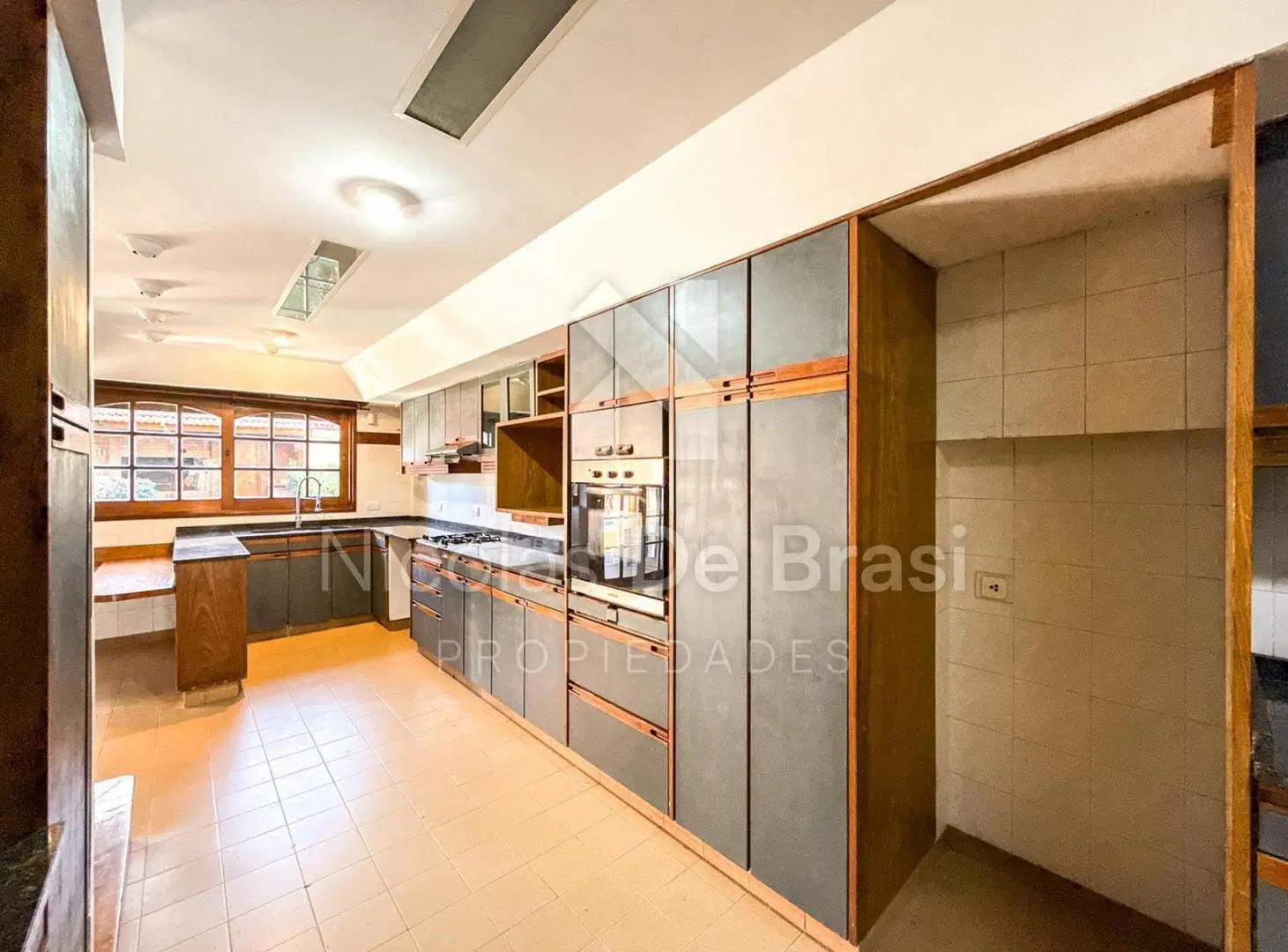 Venta Casa 3 Dormitorios Jardin Pileta en Martínez, vías a Libertador 4