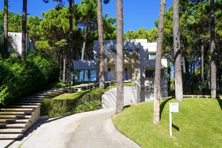 Casa de 6 Dormitorios en Venta en Pinamar Norte