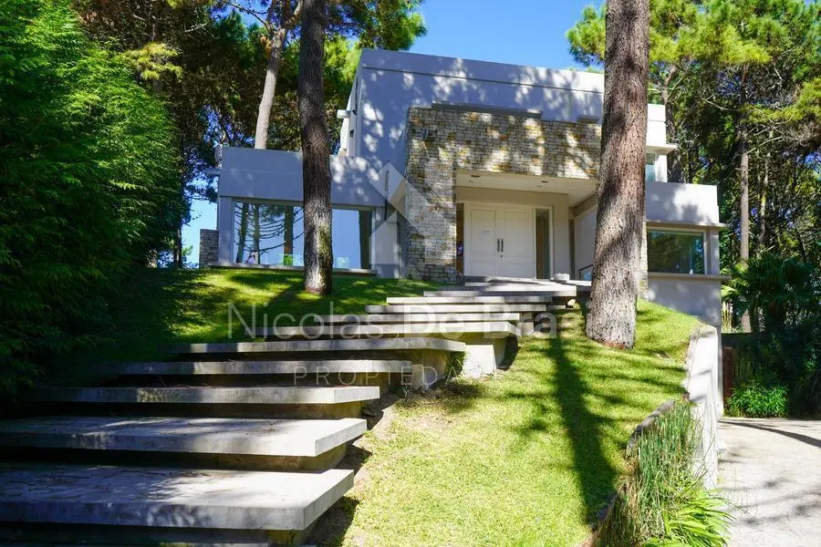 Casa de 6 Dormitorios en Venta en Pinamar Norte 5