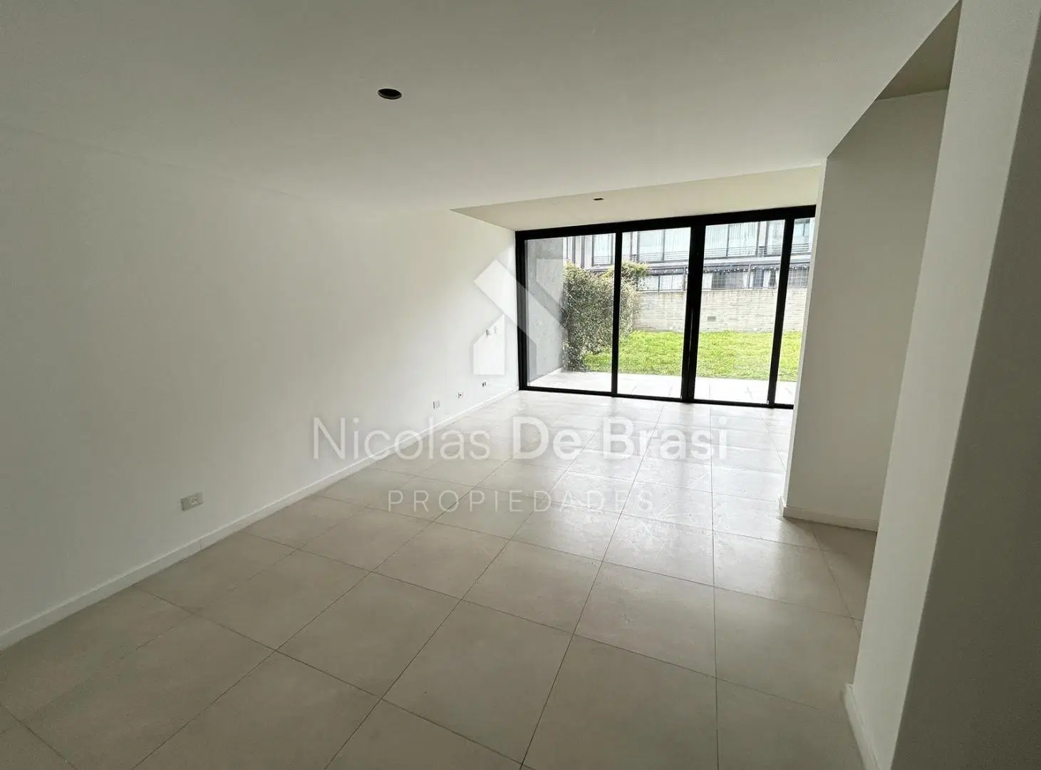 Venta Departamento 3 Ambientes Jardin A Estrenar en Nuevo Beccar. 3