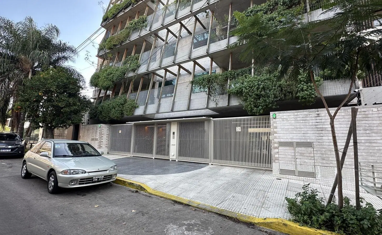 Departamento en Alquiler de 3 Ambientes con Balcón en La Lucila, Vicente López 1