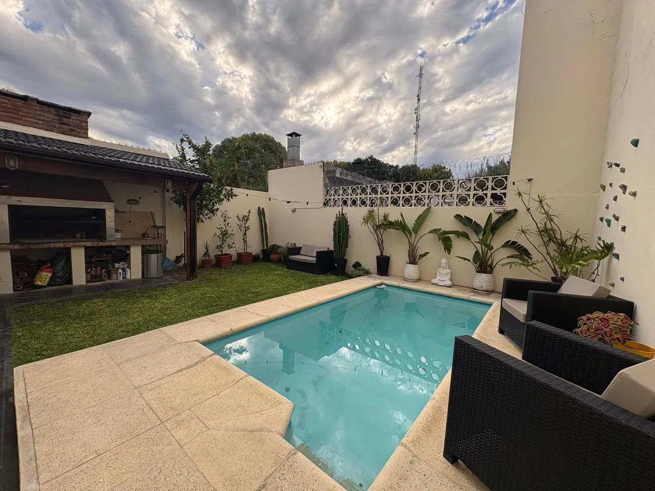 Casa en Venta de 4 Ambientes con Jardín en Martínez 3