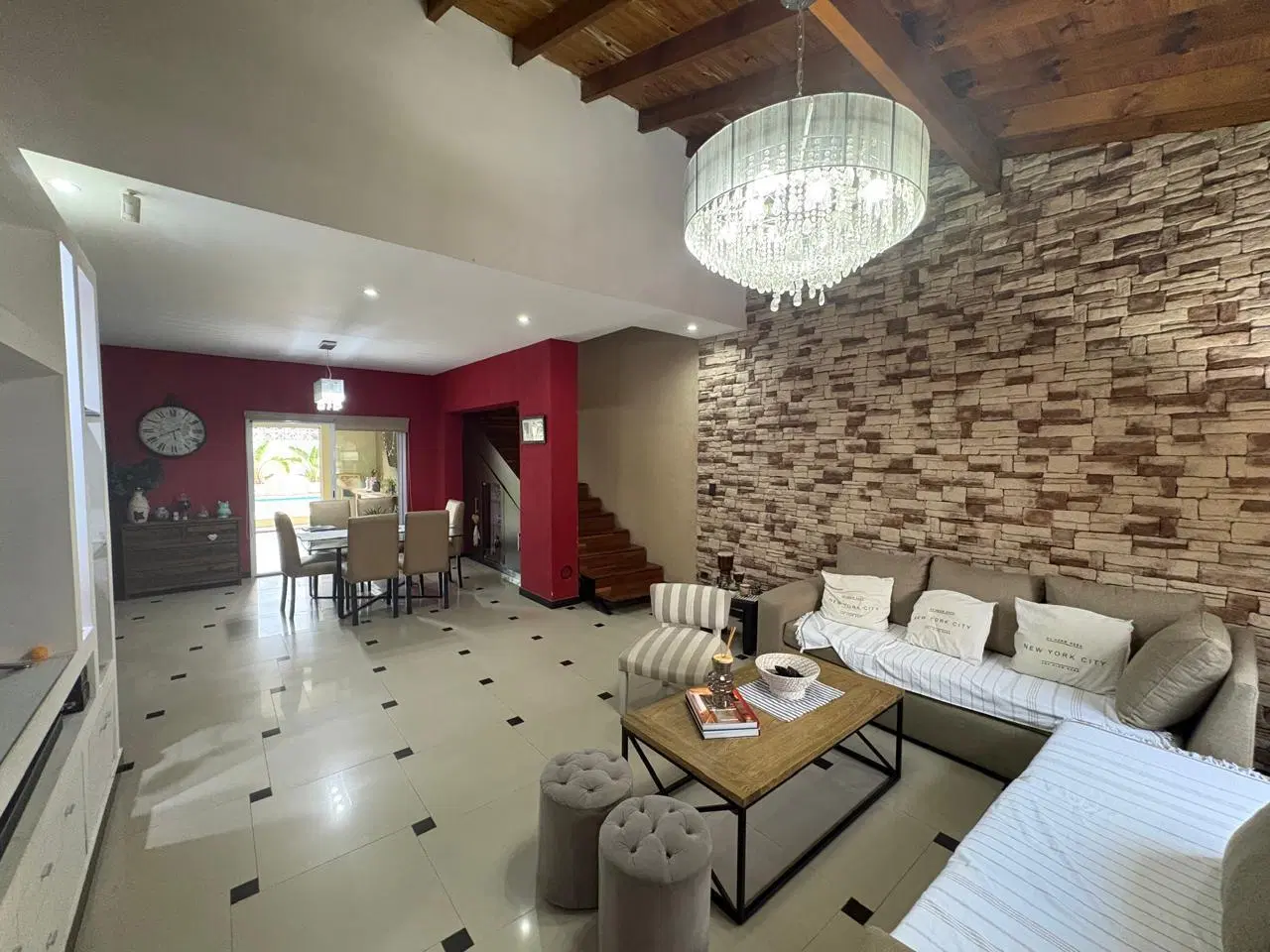 Casa en Venta de 4 Ambientes con Jardín en Martínez 5