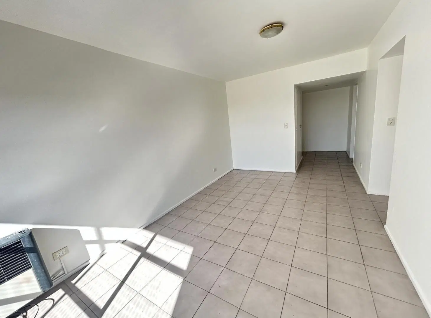 Departamento en Alquiler de 3 Ambientes con Balcón, en Beccar 5