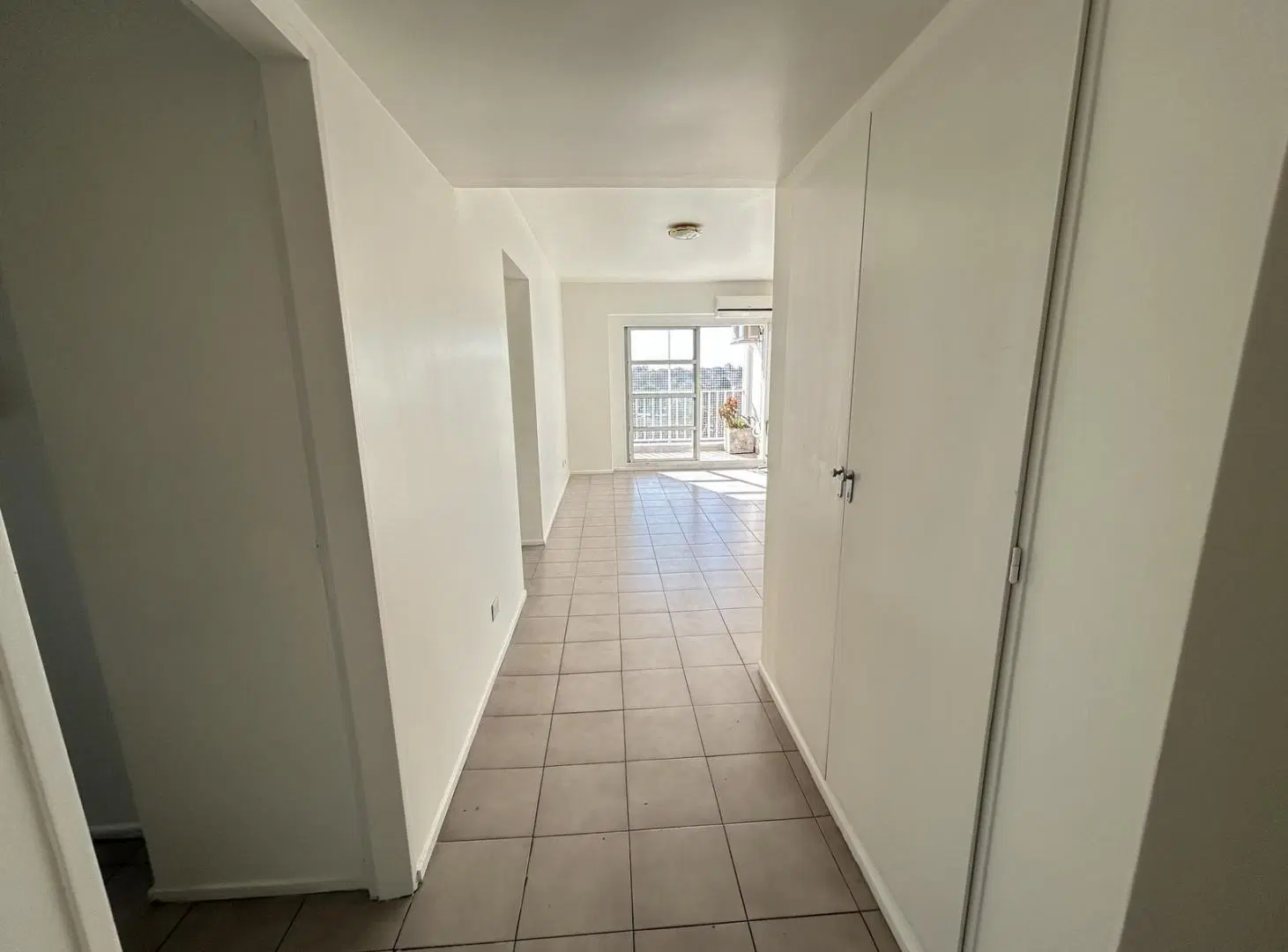 Departamento en Alquiler de 3 Ambientes con Balcón, en Beccar 3