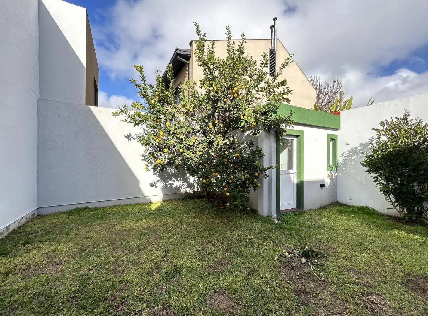 Casa en Venta de 5 Ambientes con Jardín en Punta Chica 8