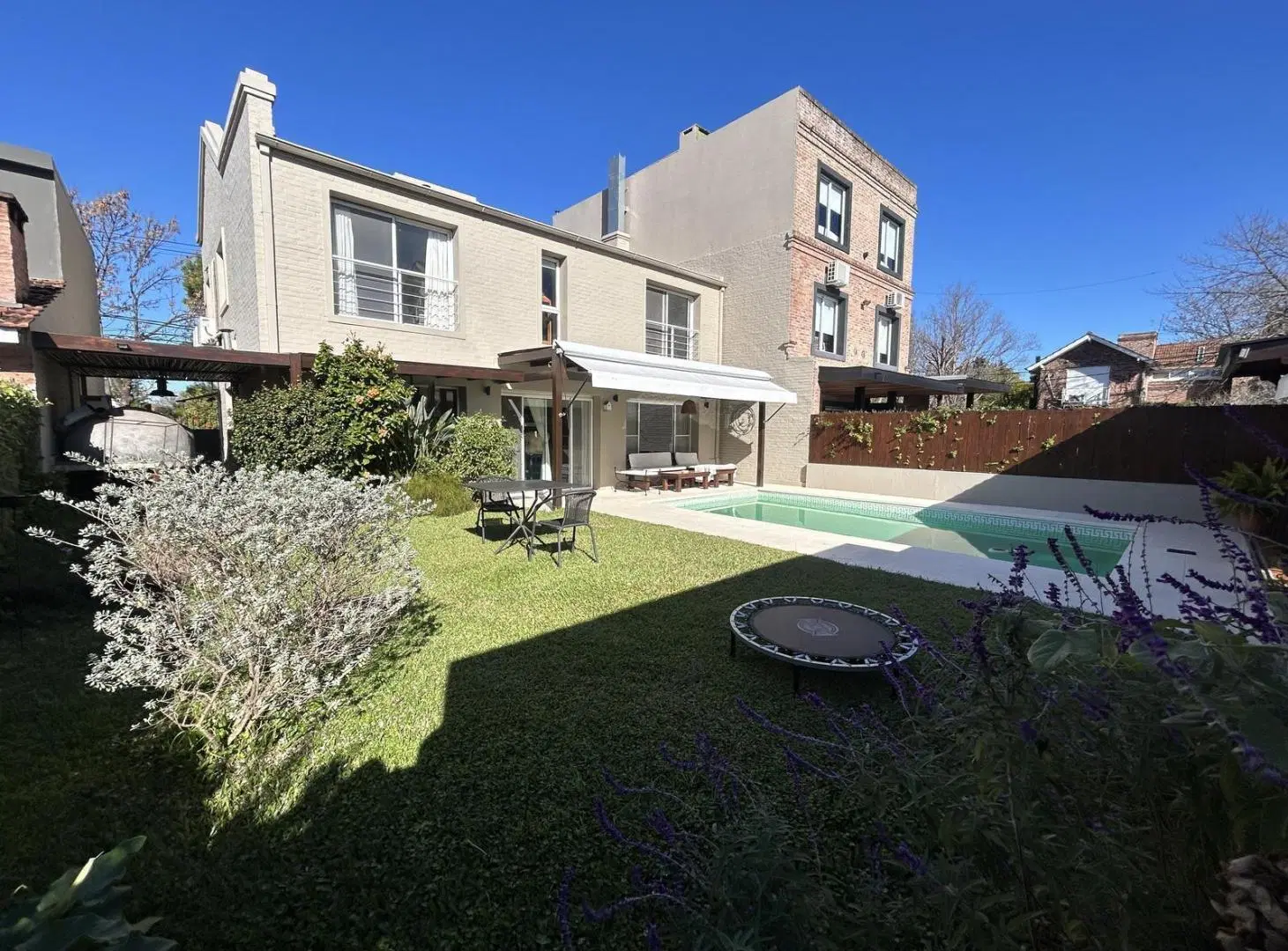 Casa en Venta de 3 Dormitorios, Jardín y Pileta en San Isidro Labrador,  en Beccar 5