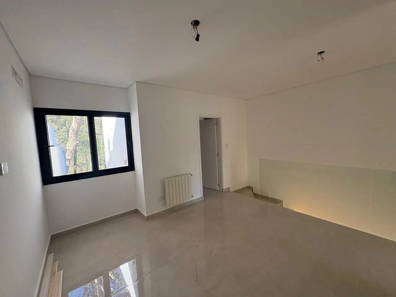 Duplex en Venta con Jardin, Parrilla y Pileta a Estrenar en Punta Chica, Victoria 3